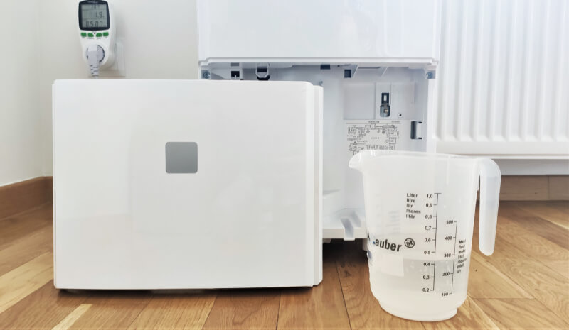 Pobrana z powietrza woda; osuszacz Warmtec ODT-35 po teście; źródło: nachlodno.pl