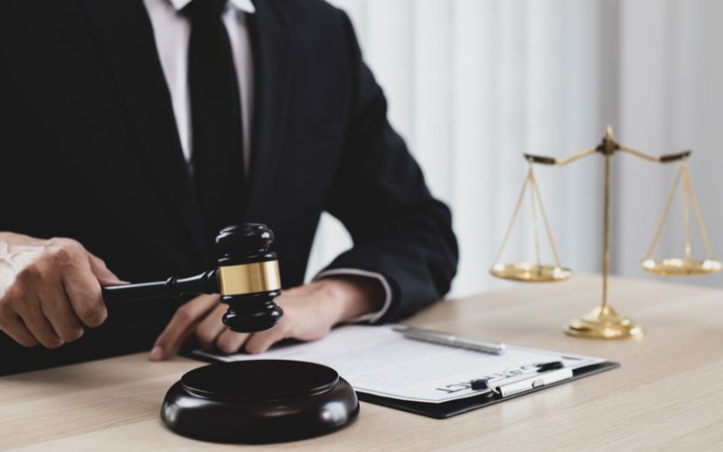 Klimatyzator na balkonie a prawo